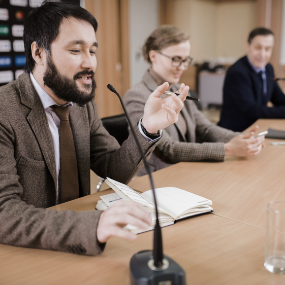 Connect with thought leaders and key players Connect with thought leaders and key players